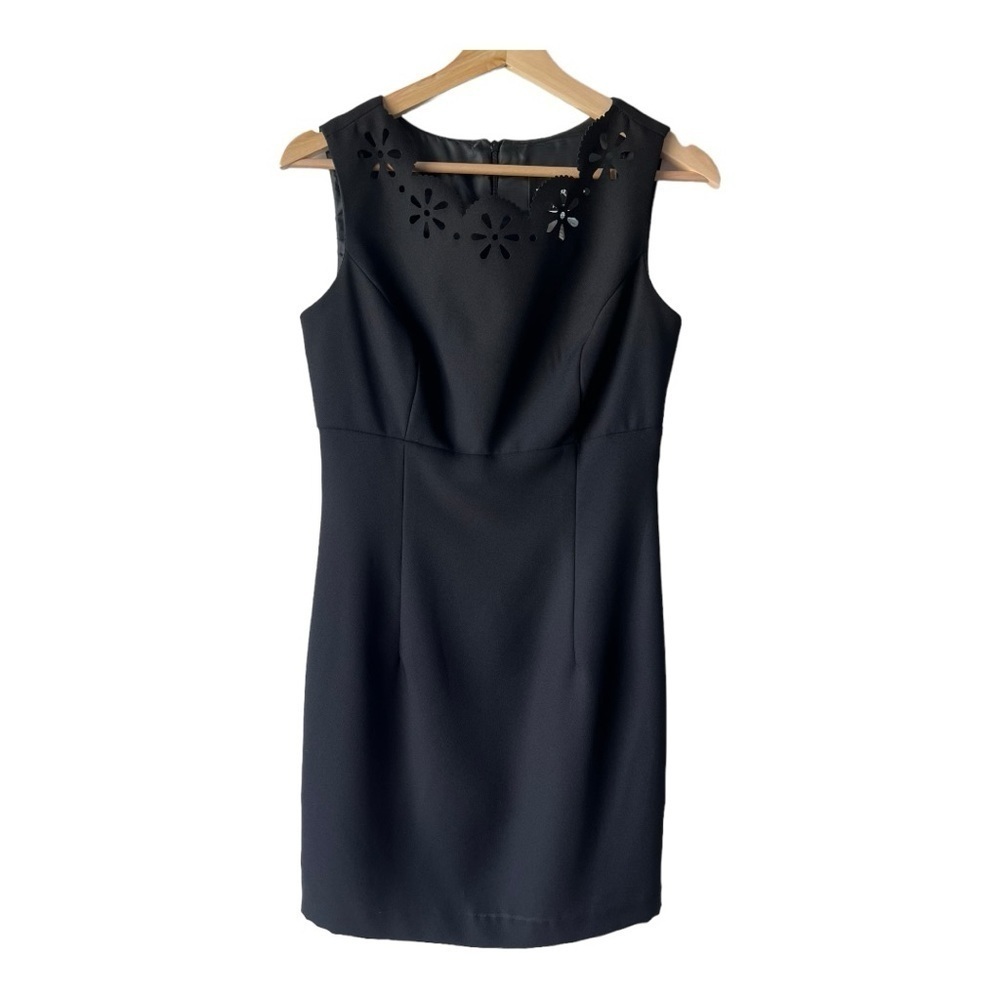 Women’s Vintage JOHN ROBERTS petite black dress with zipper floral.